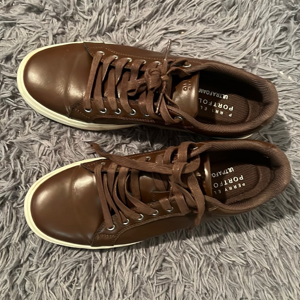 Perry Ellis Ultrafoarm Size 9.5